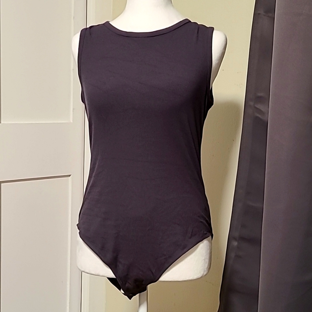 Heatherly charcoal grey bodysuit, large